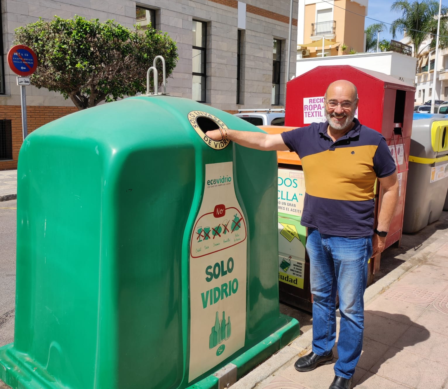 Nueva campaña de promoción del reciclaje de envases de vidrio en la hostelería de Salobreña